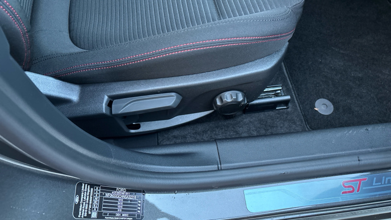 Ford Focus 1.0 EcoBoost Hybrid mHEV 155 ST-Line 5dr Auto Petrol Hatchback